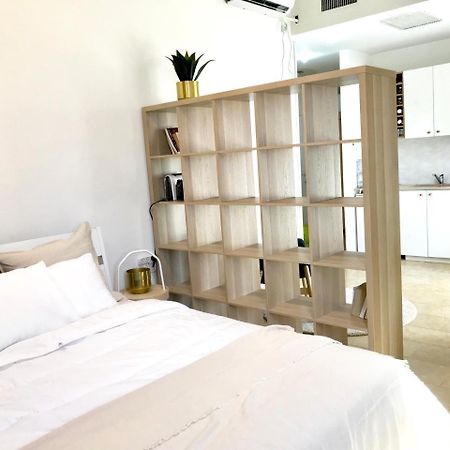 Bright And Spacious Loft By The Sea With Bomb Shelter Tel Aviv Esterno foto